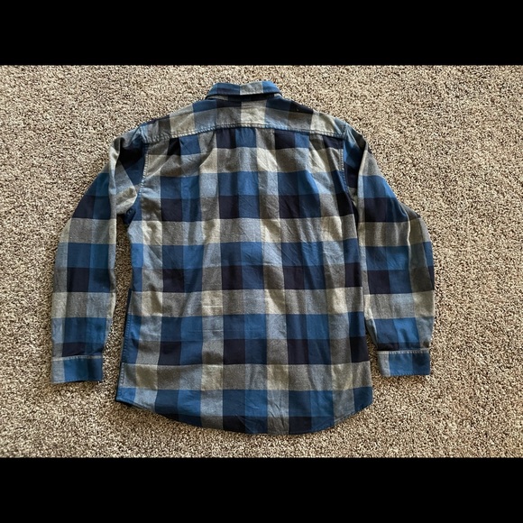 Eddie Bauer, Men’s L, blue flannel button down - Picture 2 of 2